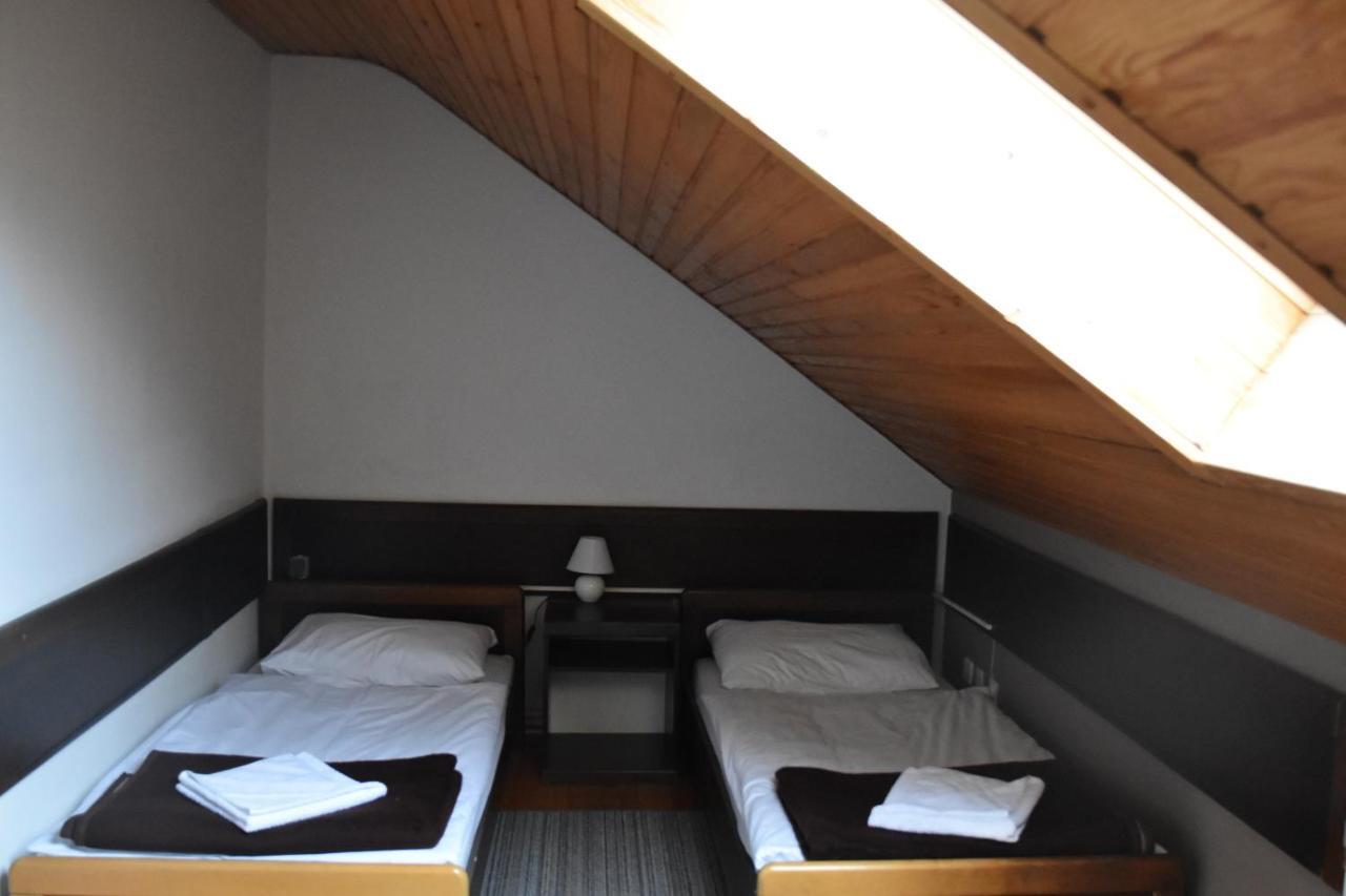 Hotel Planinarski Dom "Kamacnik" Vrbovsko Esterno foto