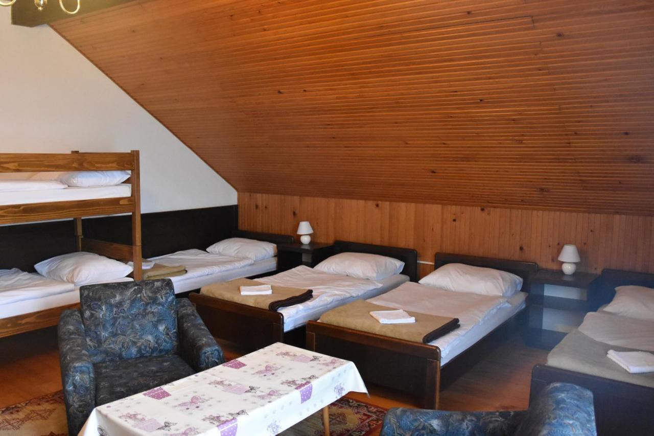 Hotel Planinarski Dom "Kamacnik" Vrbovsko Esterno foto
